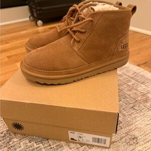 UGG Tan Suede Neumel Boot size 7/youth 5